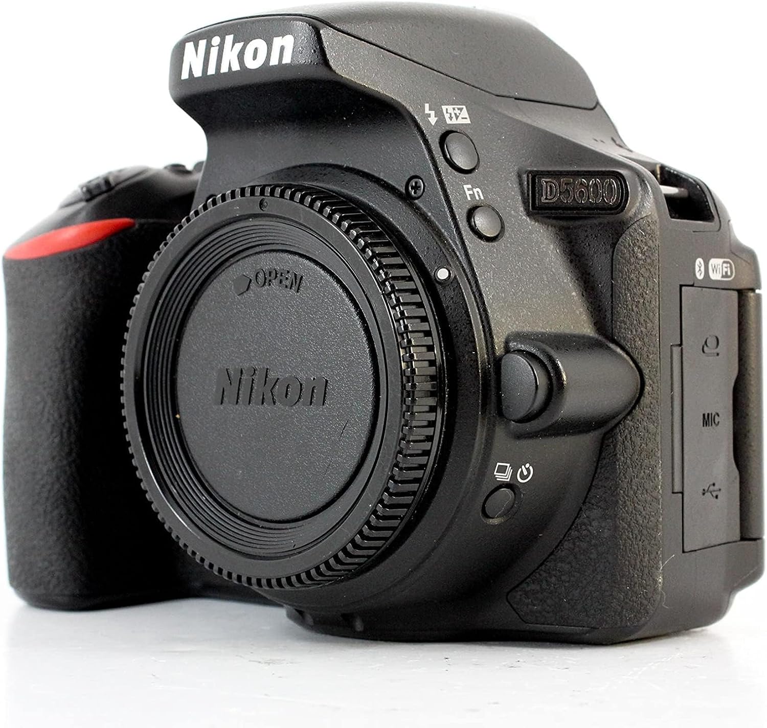 Nikon D5600 + AF-P 18-55 mm VR